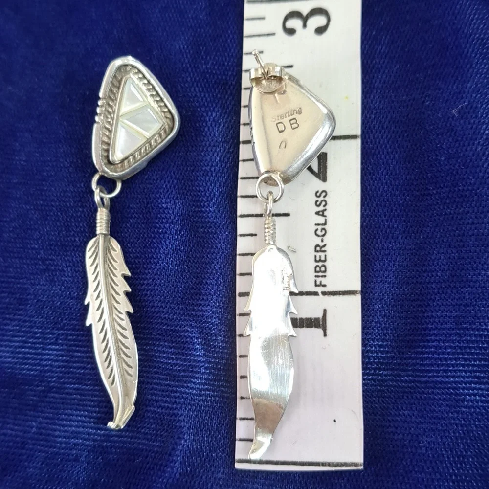 Vintage Native American Mother of Pearl Sterling Silver Feather Earrings - Picture 9 of 13